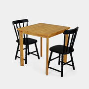 Conjunto Mesa de Madeira Quadrada Listras com 2 Cadeiras Brasileiras!