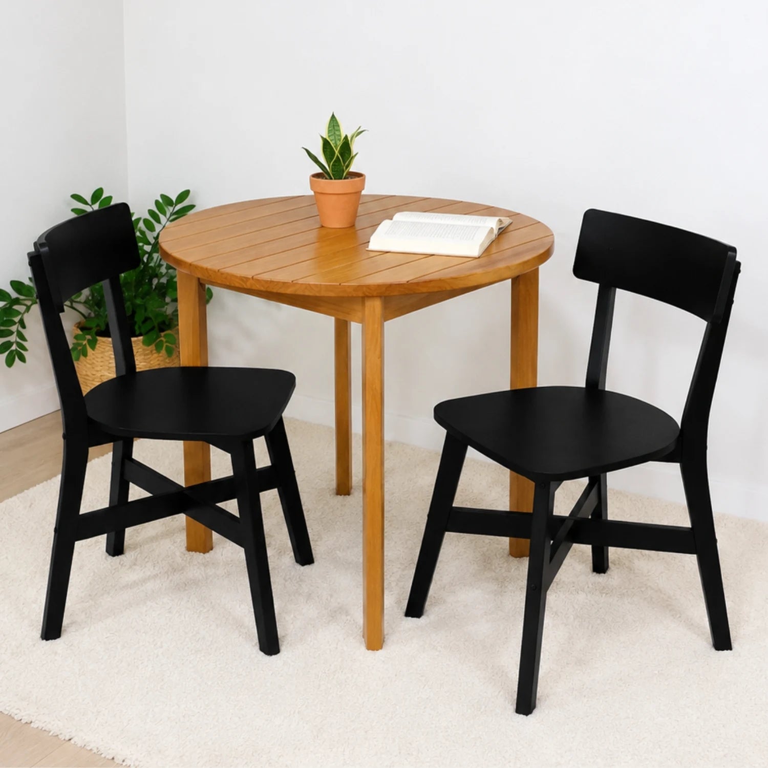 Conjunto Mesa de Madeira Redonda Listras com 2 Cadeiras Botões!