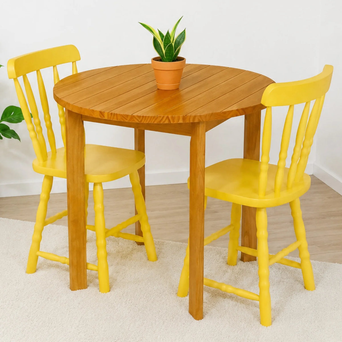 Conjunto Mesa de Madeira Redonda Listras com 2 Cadeiras Brasileiras!
