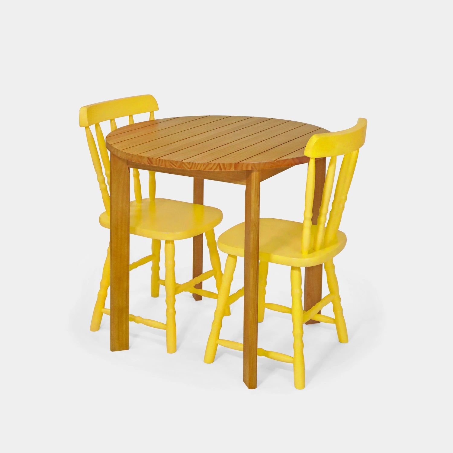 Conjunto Mesa de Madeira Redonda Listras com 2 Cadeiras Brasileiras!
