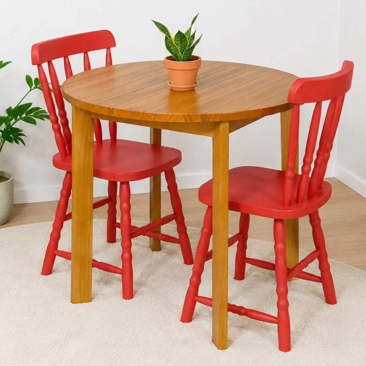 Conjunto Mesa de Madeira Redonda Listras com 2 Cadeiras Brasileiras!