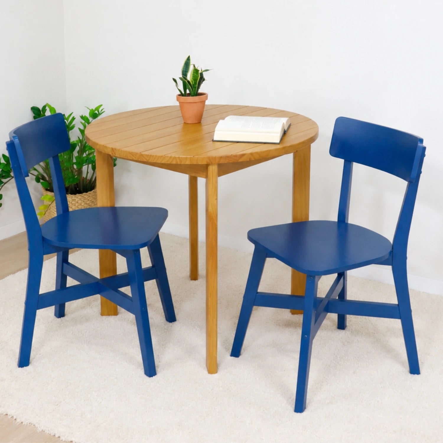 Conjunto Mesa de Madeira Redonda Listras com 2 Cadeiras Botões!