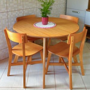 Conjunto Mesa de Jantar Origami 4 Lugares Redondo com 4 Cadeiras Botões Mel!